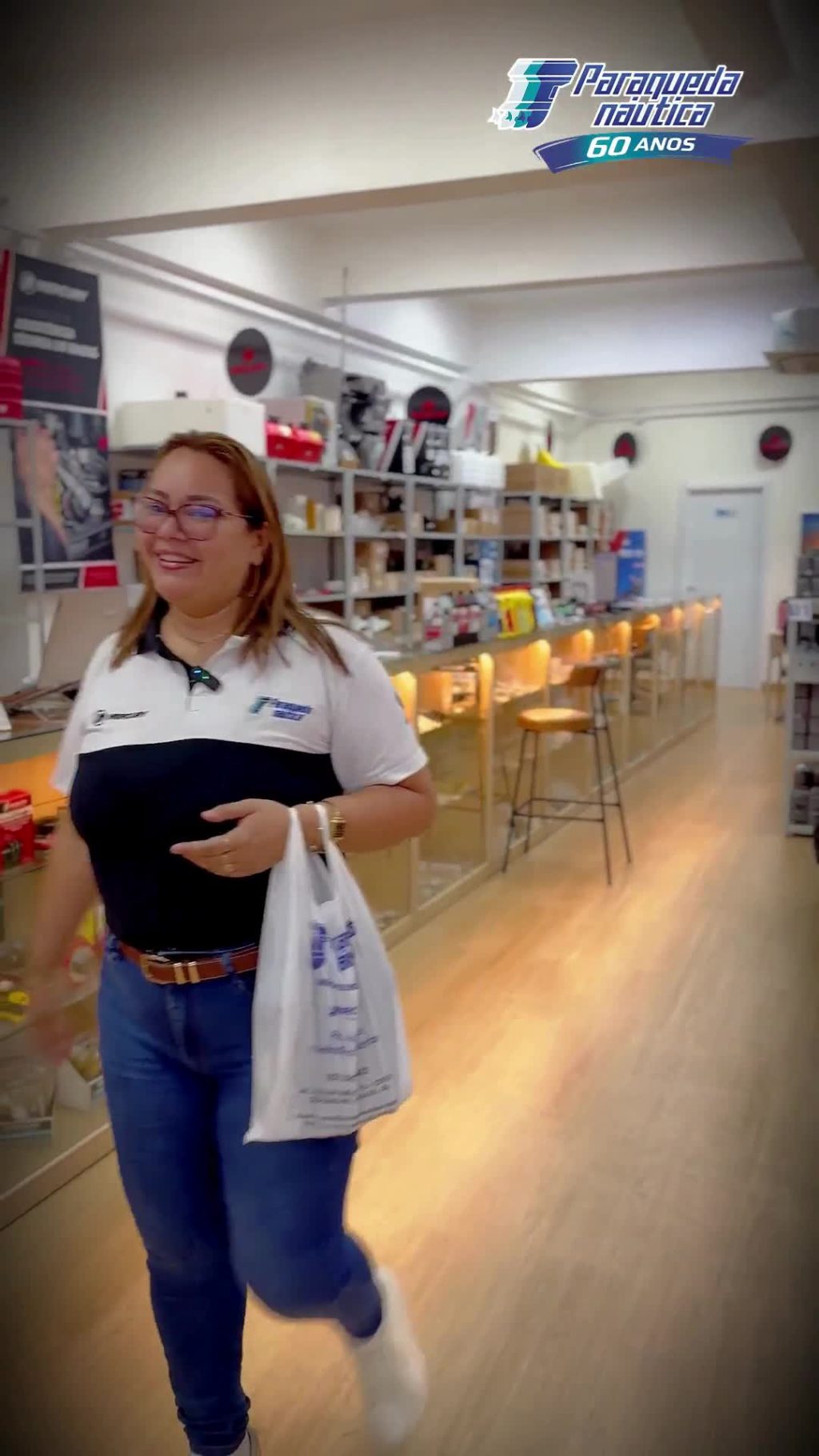 Instagram post from paraquedanautica.manaus. This post is in position 0.